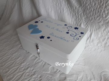 Svatební bedýnka se srdíčky a malováním