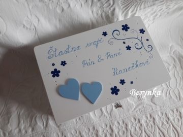 Svatební bedýnka se srdíčky a malováním