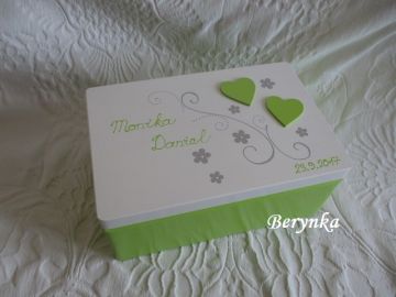 Svatební bedýnka se srdíčky a malováním