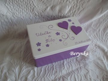 Svatební bedýnka se srdíčky a malováním