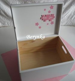 Svatební bedýnka se srdíčky a malováním