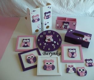 Dřevěné dekorace - tmavě fialová, bílá a růžová