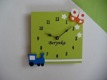 Hodiny s dekoracemi pro sourozence