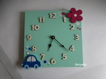 Hodiny s dekoracemi pro sourozence