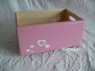 Dřevěná bedýnka se srdíčkem