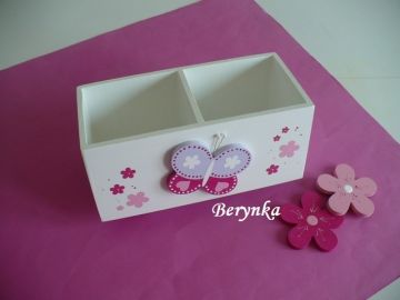 Dřevěné dekorace - bílé s motýlkem