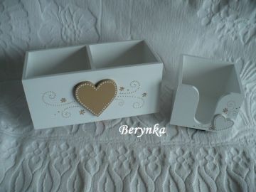 Dřevěné dekorace - bílé se zelenou kytičkou