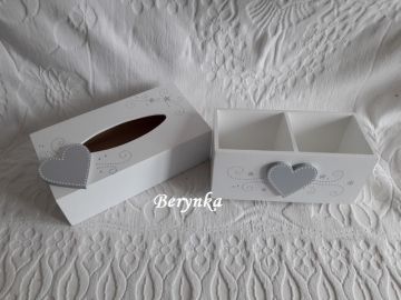 Dřevěné dekorace - bílé se zelenou kytičkou