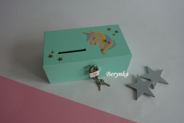 Dřevěná pokladnička s jednorožcem