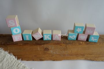 Dřevěné kostičky růžovo-tyrkysové