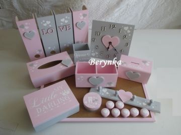 Pudrově růžová se světle šedou