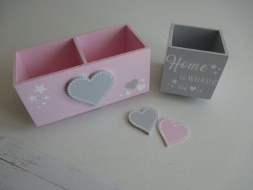 Pudrově růžová se světle šedou