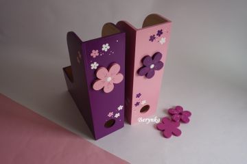 Dřevěné dekorace - fialové s kytičkou