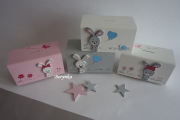 Dřevěná pokladnička se zajíčkem