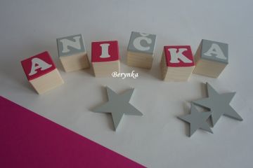 Dřevěné kostičky malinovo-šedé