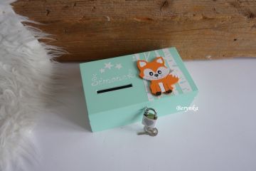 Dřevěná pokladnička s liškou