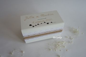 Svatební pokladnička s krajkou a větvičkou