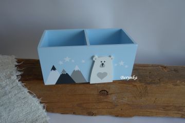 Dřevěný stojánek na tužky s medvědem a horami