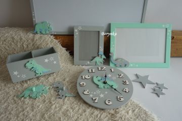 Dekorace šedé s dinosaurem