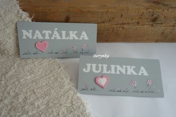 Cedulka se jménem - se srdíčkem a kytičkami