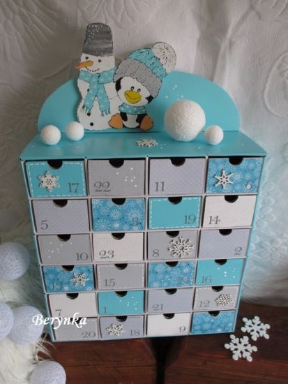 Adventní kalendář tyrkysový se sněhulákem a tučňákem
