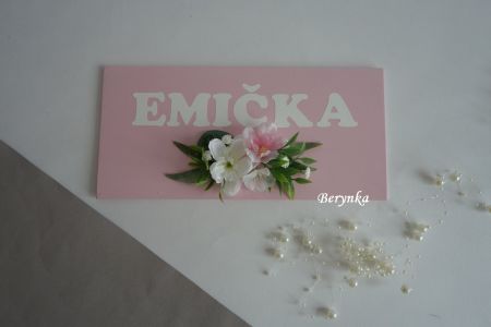 Cedulka se jménem - s umělými květy