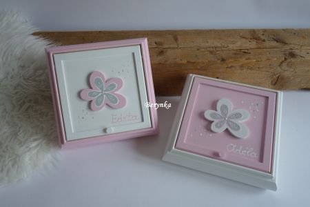 Toaletka s kytičkou