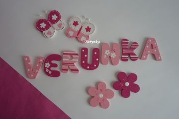 Dřevěná písmenka "kytičky"