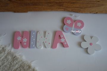 Dřevěná písmenka "kytičky"