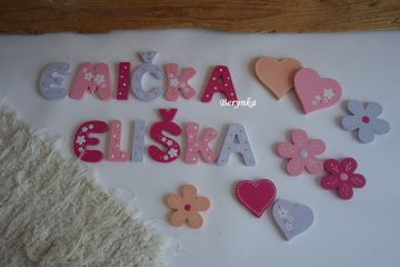 Dřevěná písmenka "kytičky"