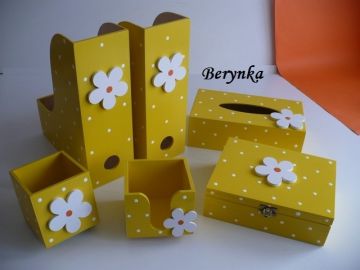 Dřevěný šanon s kytičkou