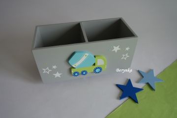 Dřevěný stojánek na tužky s míchačkou