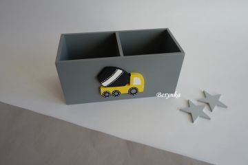 Dřevěný stojánek na tužky s míchačkou