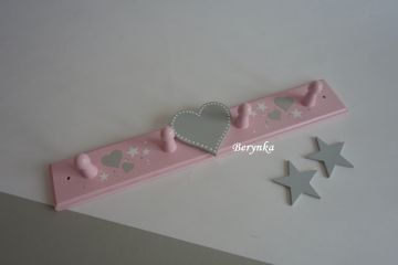 Dětský věšák se srdíčkem