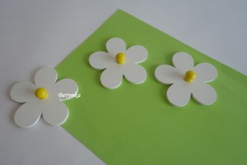 Dětský věšáček kytička