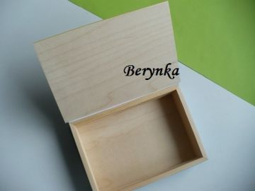 Krabička s fotbalovým míčem