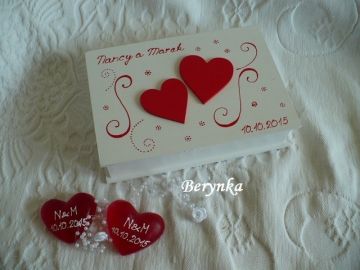 Svatební krabička se srdíčky a spirálkami