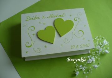 Svatební krabička se srdíčky a spirálkami