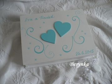 Svatební krabička se srdíčky a spirálkami
