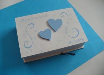 Svatební krabička se srdíčky a spirálkami