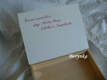 Svatební krabička se srdíčky a spirálkami