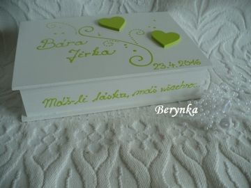 Svatební krabička se srdíčky a spirálkami