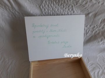 Svatební krabička se srdíčky a spirálkami