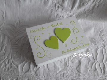 Svatební krabička se srdíčky a spirálkami