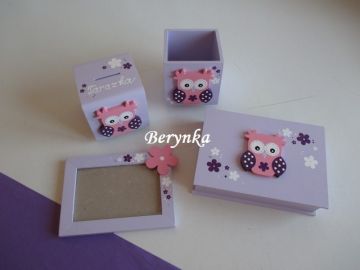 Dřevěné dekorace - fialové s kytičkami