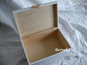 Svatební truhlička na nožičkách - knoflíková