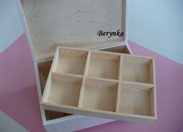 Svatební truhlička na nožičkách - knoflíková