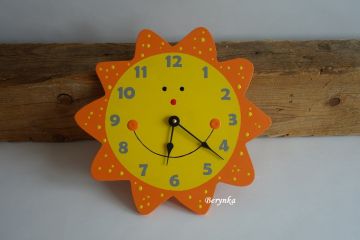 Dřevěné hodiny sluníčko