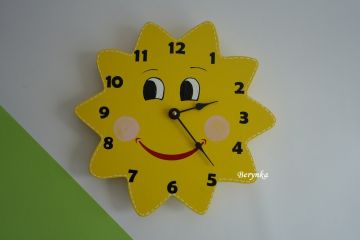 Dřevěné hodiny sluníčko