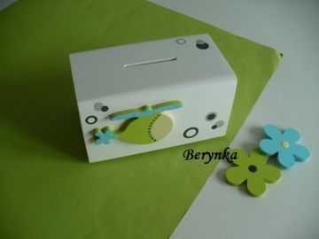 Dřevěná pokladnička s vrtulníkem